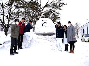 170203-6日赤雪像制作 (8).JPG2